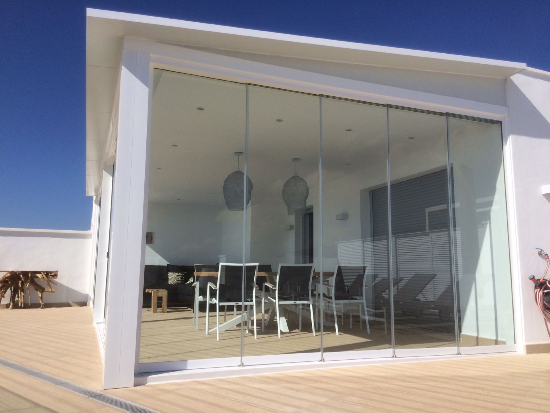 Después: terraza cerrada con cortinas de cristal — Cristalería Dicor