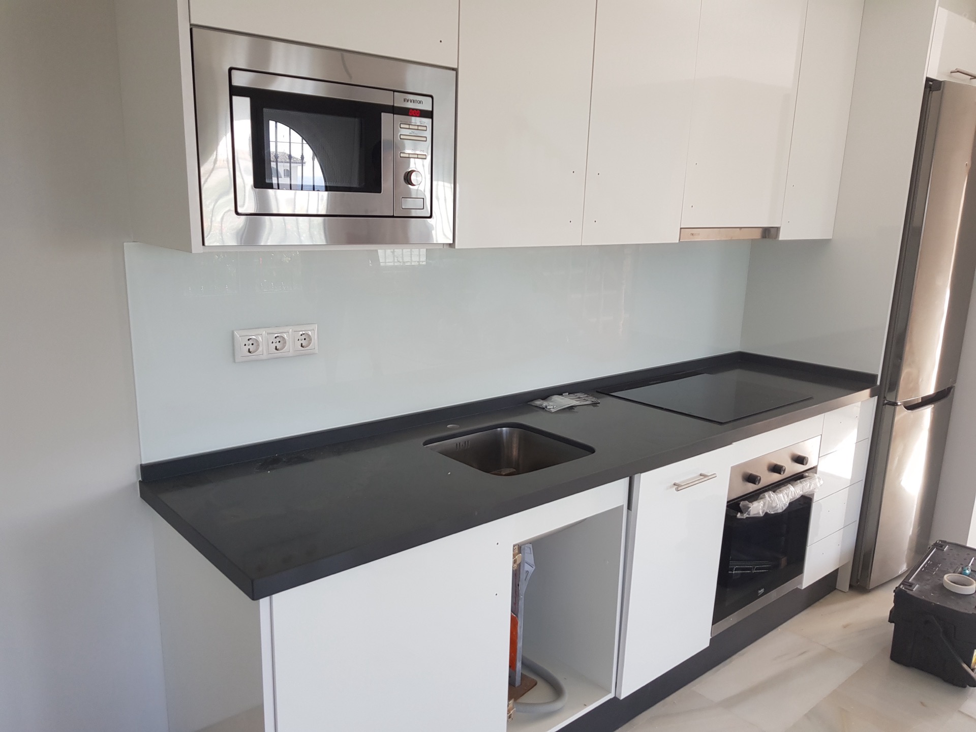 Emparches de cristal para cocinas y protecciones de pared