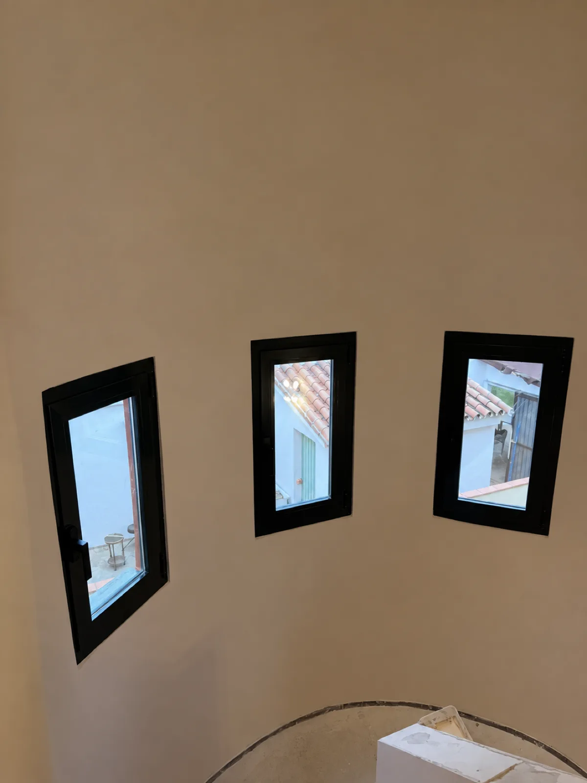 Vista interior de las ventanas terminadas — Guadalmar