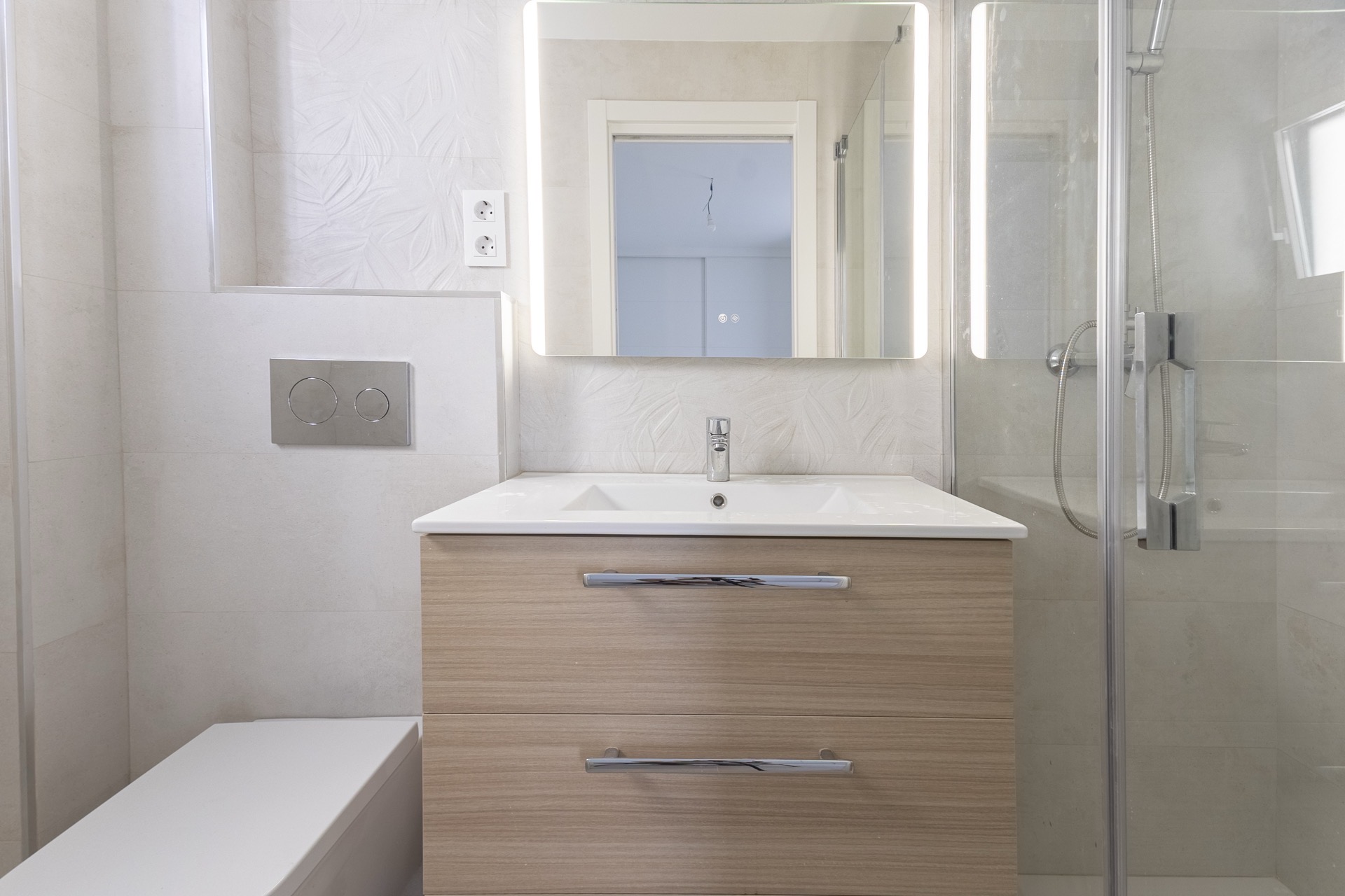Mampara de cristal templado en cabina de ducha Fuengirola
