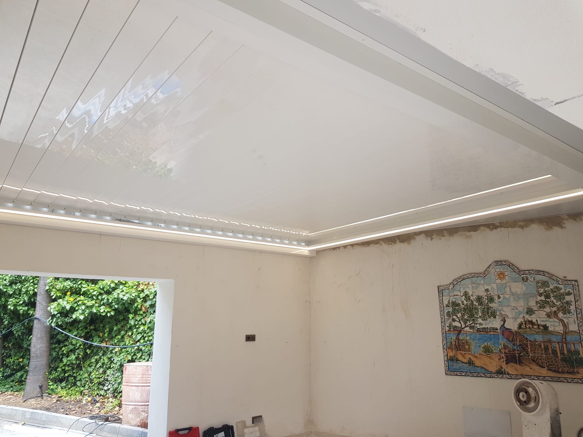 Pérgolas bioclimáticas con lamas de aluminio en Marbella y Costa del Sol